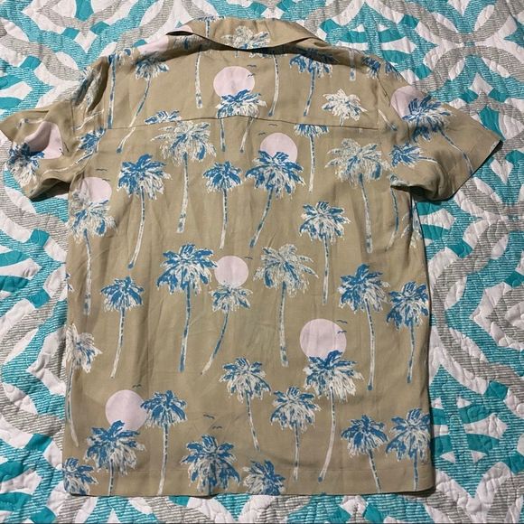 ❀ NWT WESC Nevins Hawaii Button up Shirt ❀ - Picture 4 of 7